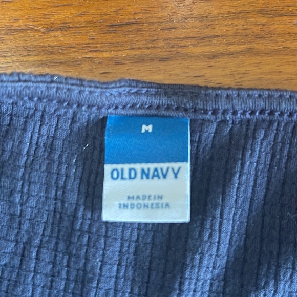 5/$15 Old navy top M - Picture 5 of 6